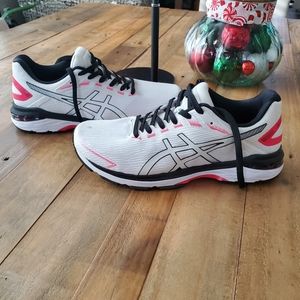 ASICS GT-2000-7 Size 10.5